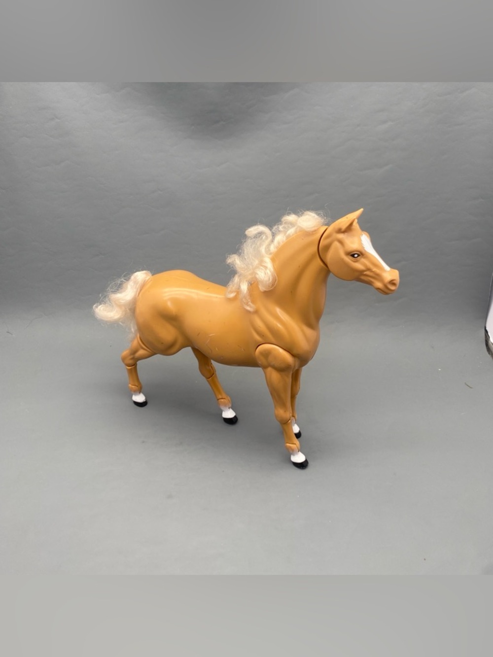 VINTAGE 1983 BARBIE “MERITUS” JOINTED PLASTIC HORSE /RARE!